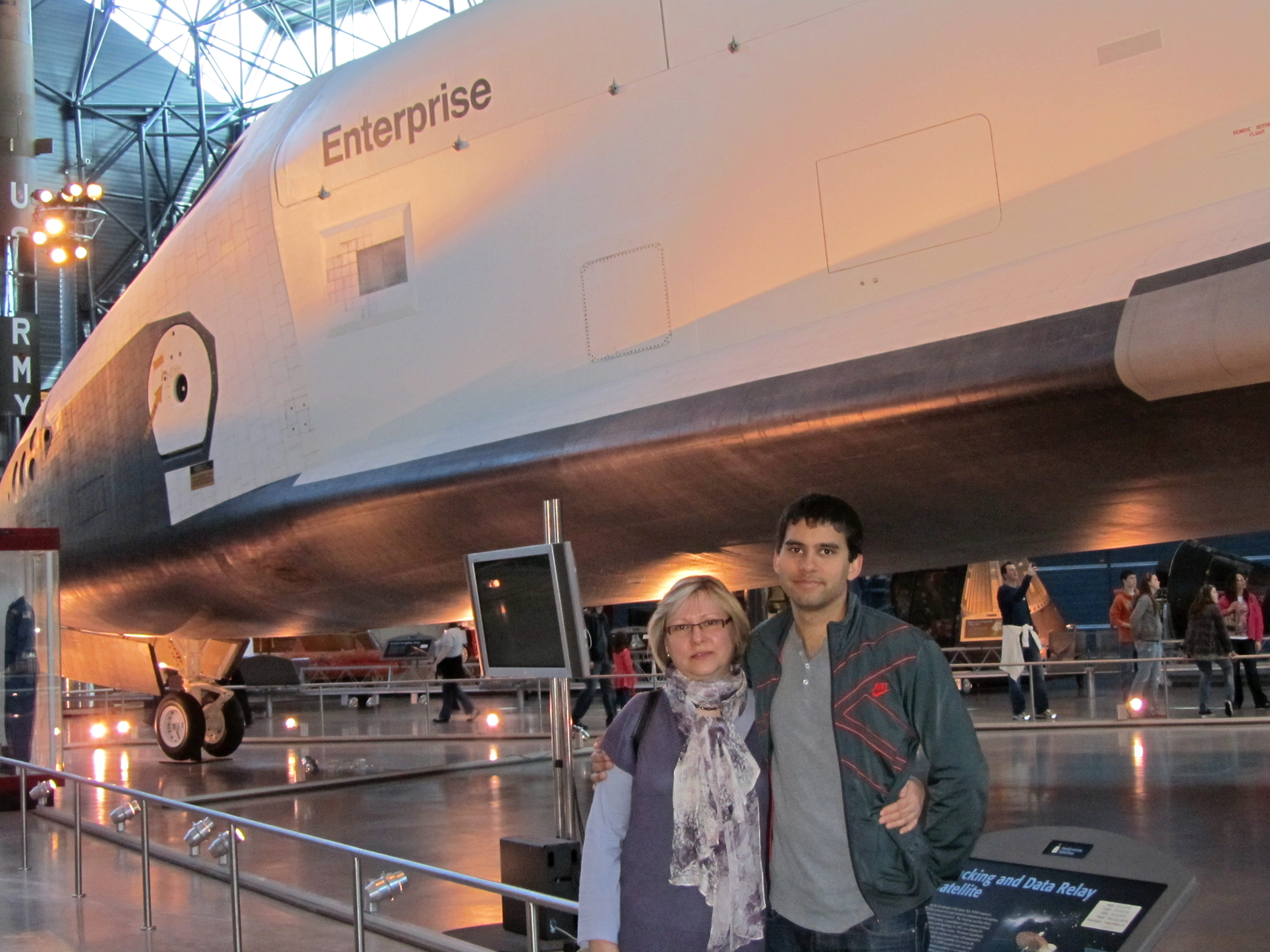 Karim and her son Ilias visiting the National Aid and Space Museum.