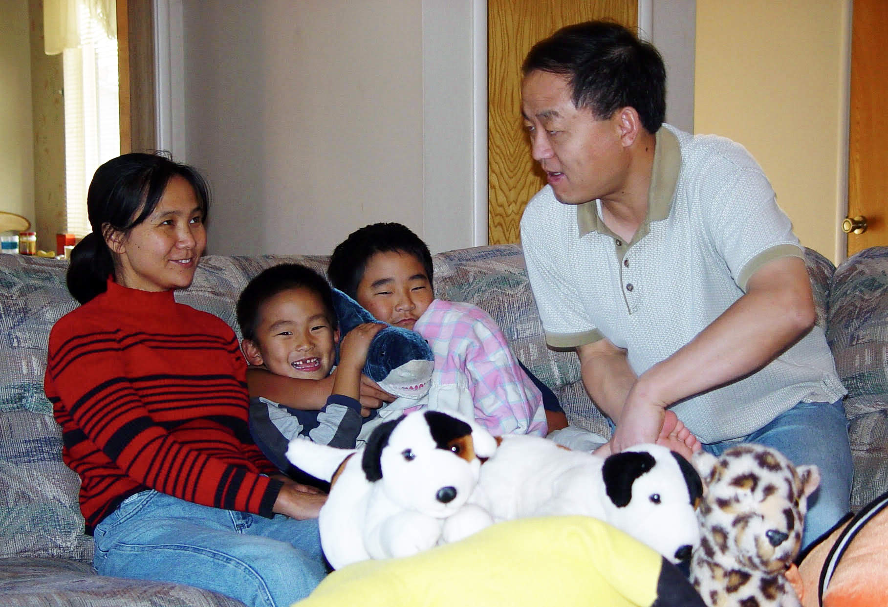 Diwu with his family.